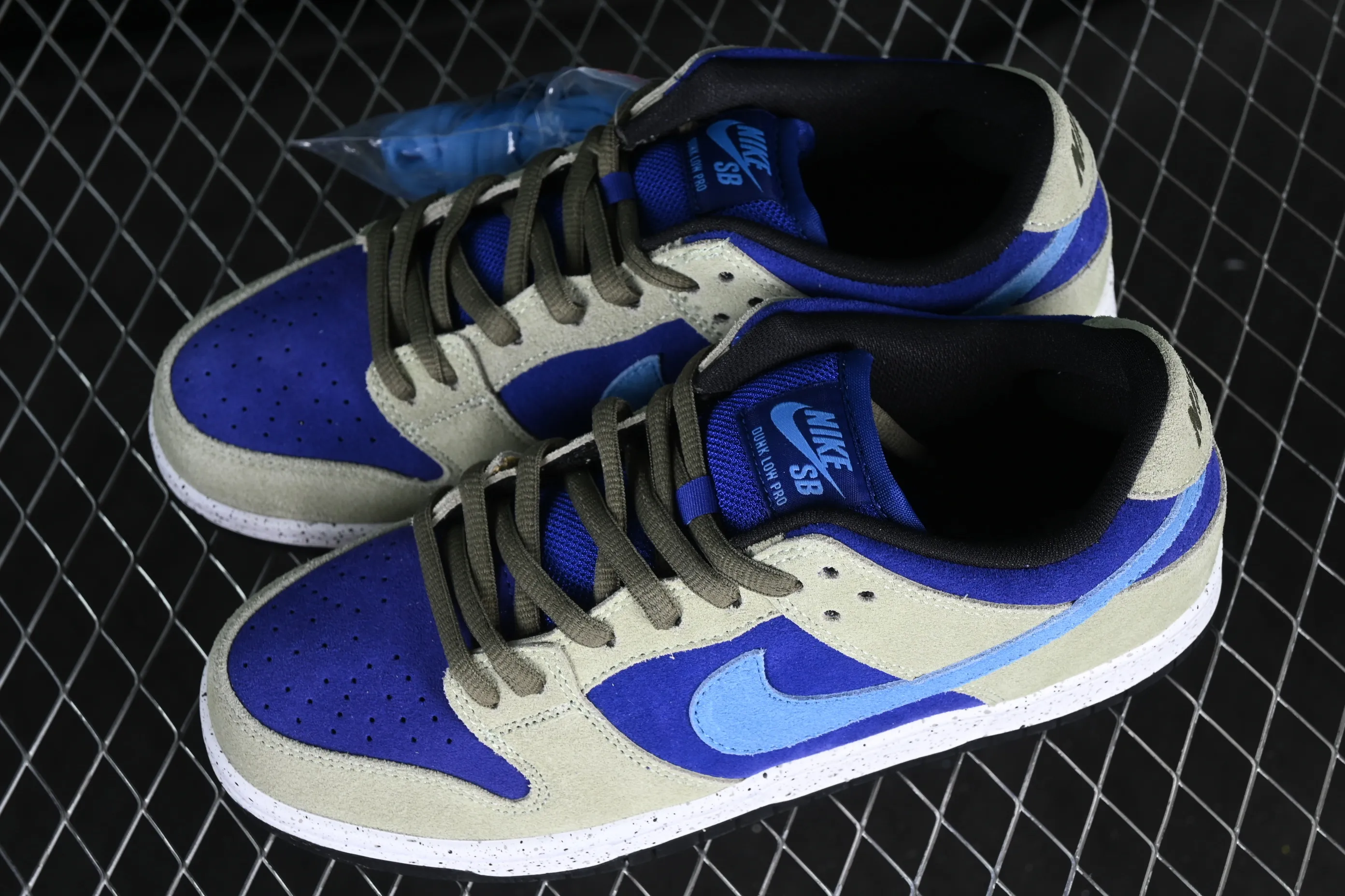 All categories Nk SB Dunk Series Nk SB Dunk Low low-top sneakers Nk SB Dunk Low Prm Khaki Blue SB smashed backboard fashion casual sneakers BQ6817-301